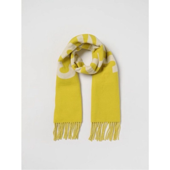 The Jacquemus Logo Fringe Scarf Yellow Virgin Wool - Picture 1 of 13